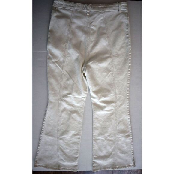 We The Free x FP OB1347765 Women's Sz 33 Ivory Just Float On Flare Jeans - Picture 2 of 9